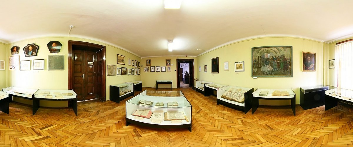 зала історичного музею, фото музею.