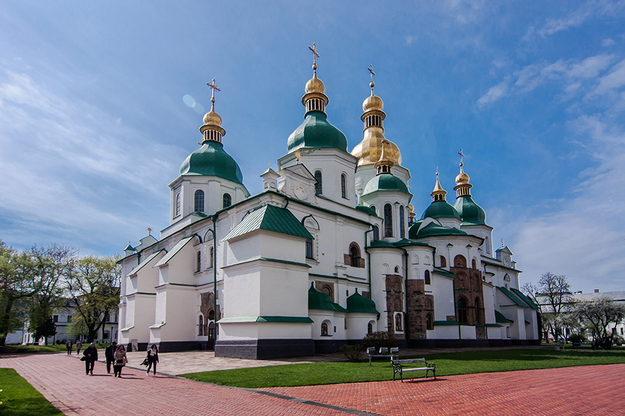 Софийский в киеве. Софийский собор 1037. Собор Святой Софии Киевской 1037 1054 гг. София Киевская 1037. Софийский собор в Киеве 1017-1037.